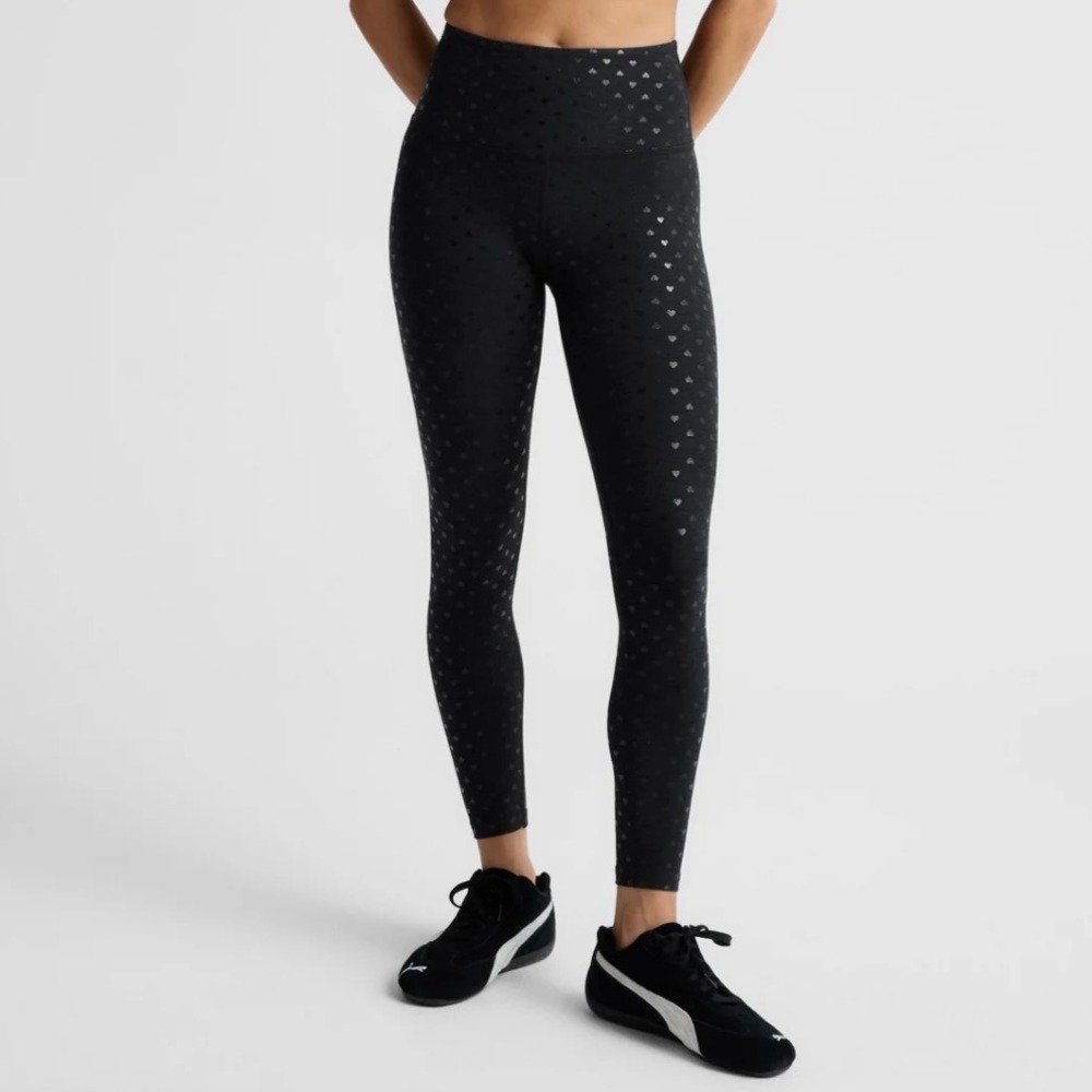 Beyond Yoga Black High Waisted Midi Leggings Hearts Size Small